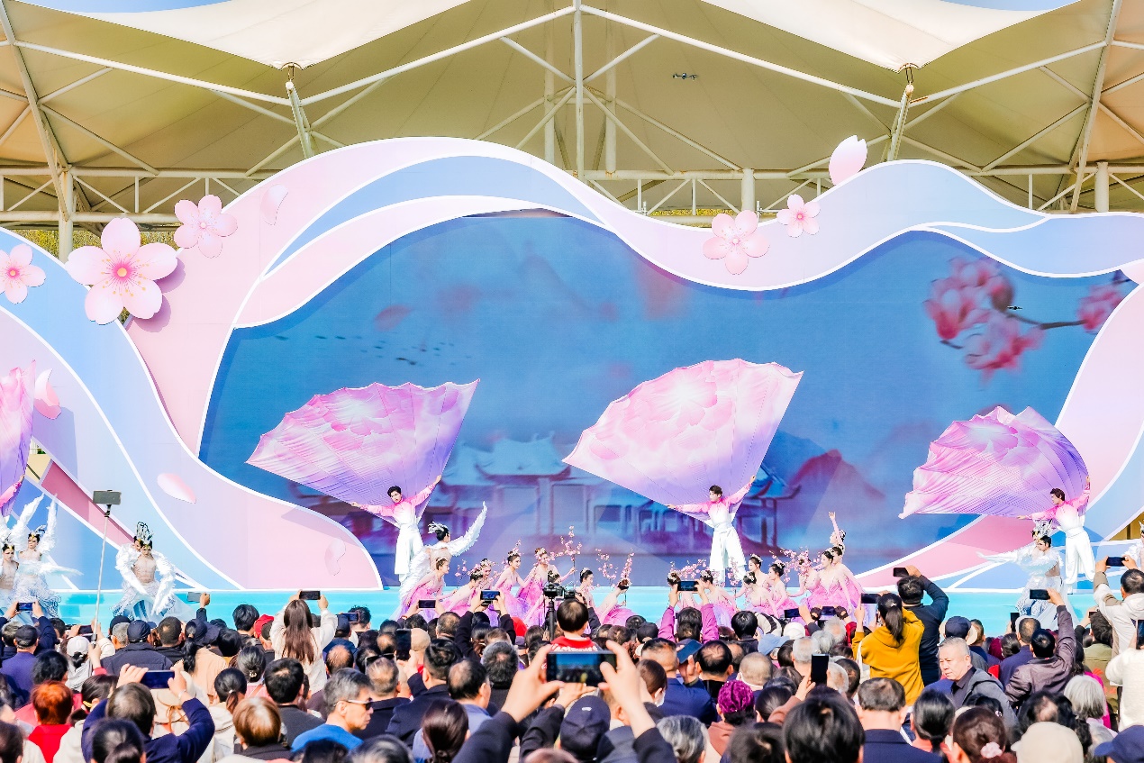 鹤舞樱飞 向新而行——2026樱花季鹤壁文旅推介大会开幕