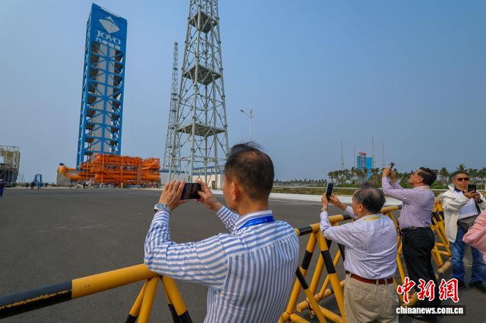 琼籍海外乡亲考察文昌航天产业:感叹发展速度 探寻投资商机 琼籍海外乡亲考察文昌航天产业:感叹发展速度 探寻投资商机