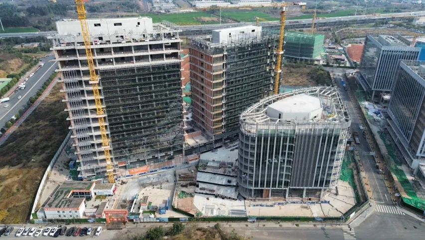 天府软件园二期最新进展!多个地块主体封顶→ 天府软件园二期最新进展!多个地块主体封顶→