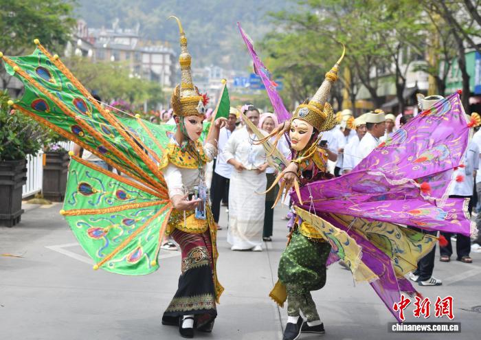 中缅边境云南澜沧各民族同庆泼水节