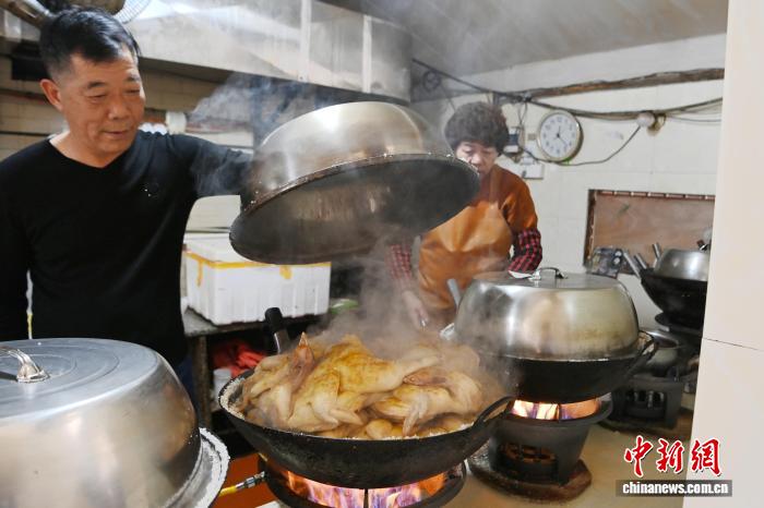 (八闽千姿)闽南盐鸡鲜香美味飘四海