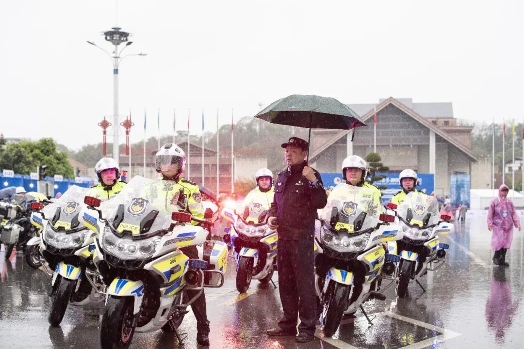 此时此刻的来凤,沸腾了!