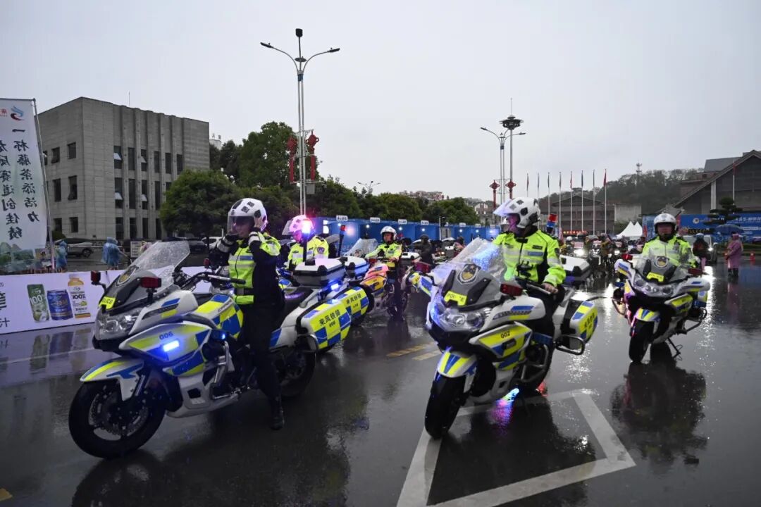 此时此刻的来凤,沸腾了!