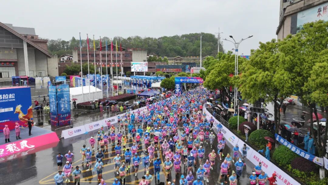此时此刻的来凤,沸腾了!