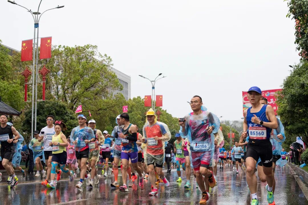 此时此刻的来凤,沸腾了!