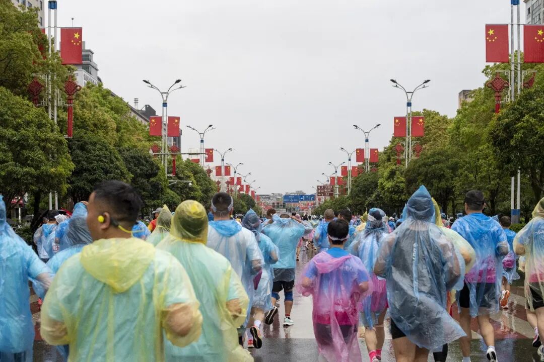 此时此刻的来凤,沸腾了!