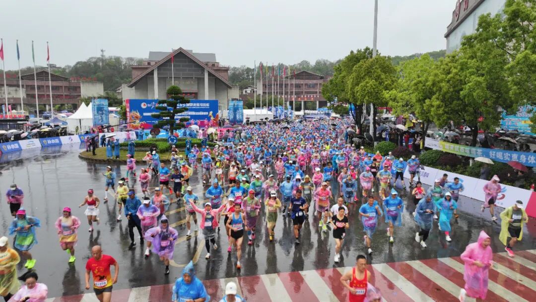 此时此刻的来凤,沸腾了!