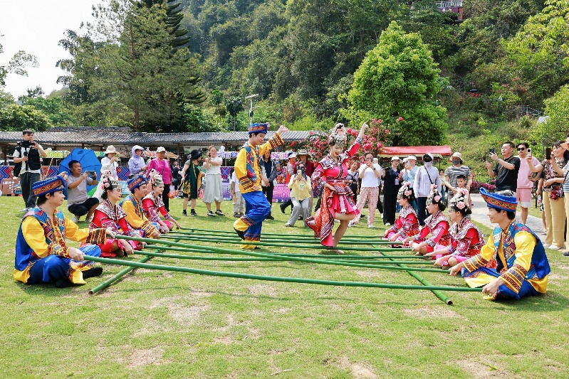 两百名单身青年在广西靖西寻觅良缘