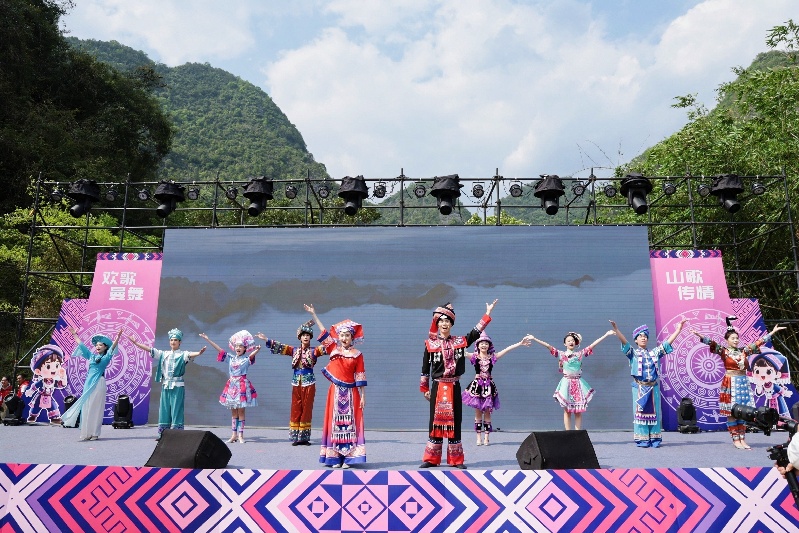 两百名单身青年在广西靖西寻觅良缘