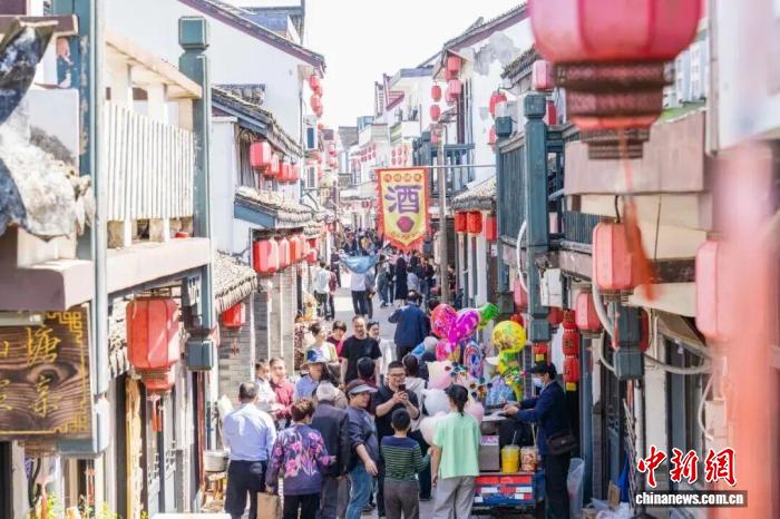 浙江年轻人乡野“筑梦” “慢生活”激发新动能