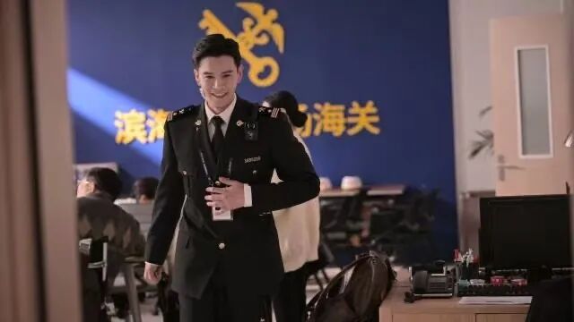 就在今晚!深圳出品电视剧《金关》定档央视一套黄金档