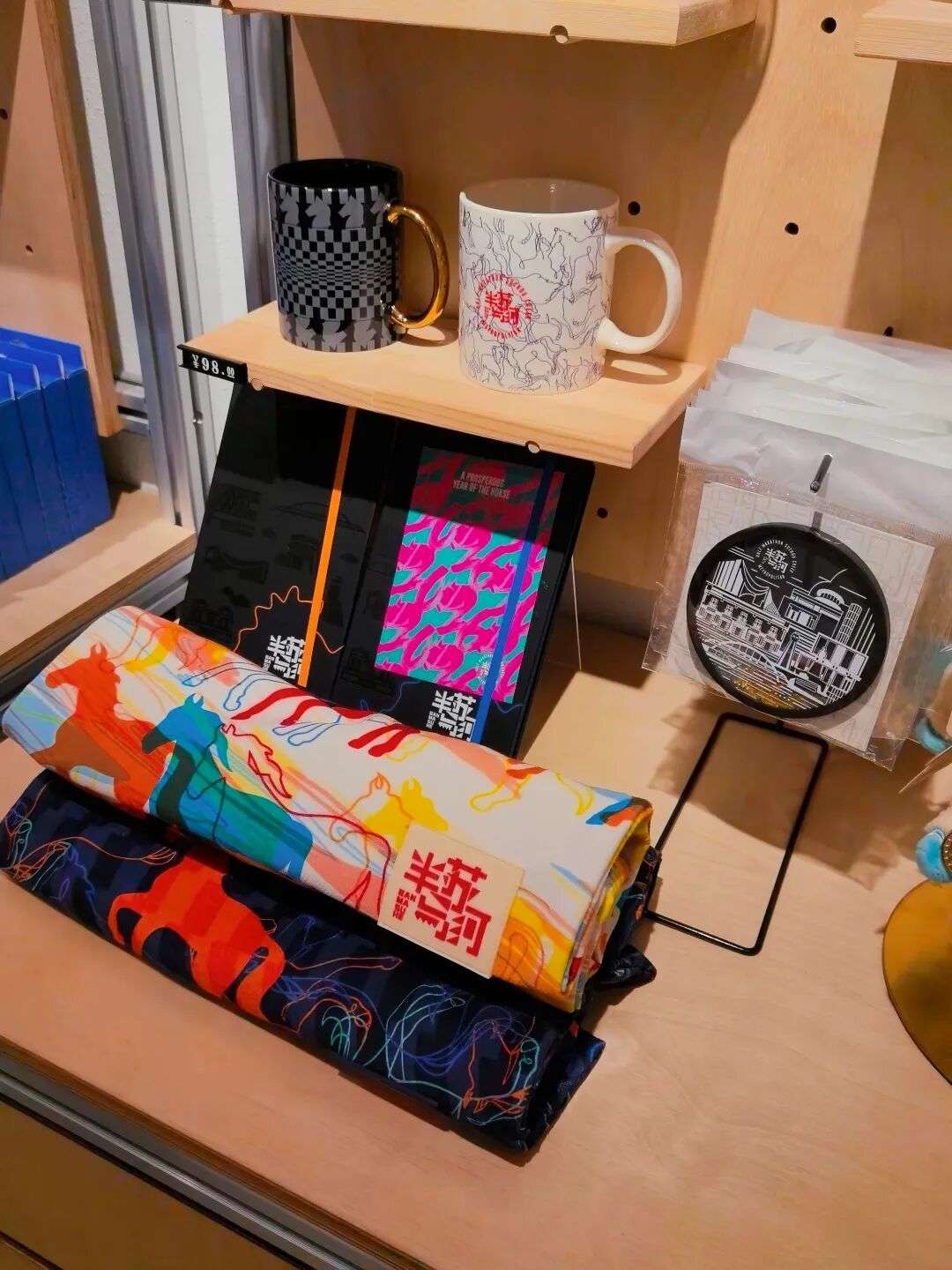 “半马苏河”文创入驻武康大楼，展现城市文化新魅力