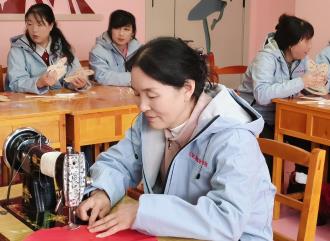 甘肃庄浪：以指尖技艺赋能妇女就业创业