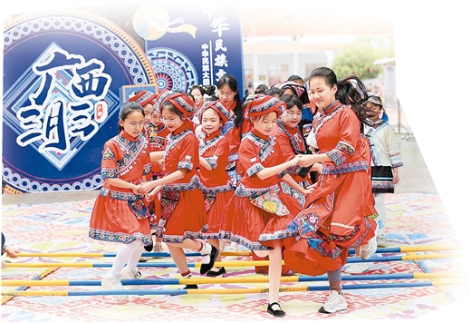 多彩“三月三” 八桂共欢歌