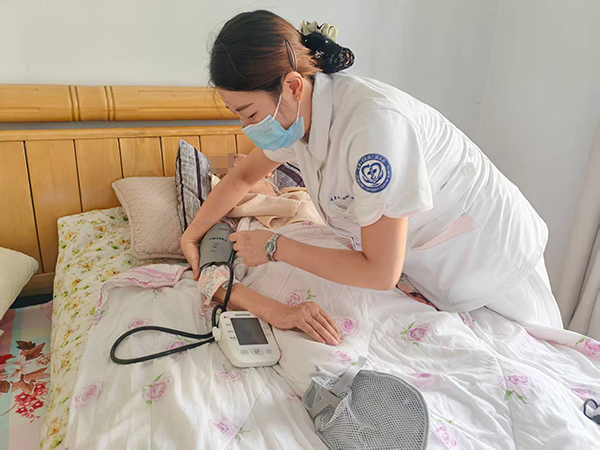 重大附属江津医院：延续护理架起全周期健康管理“连心桥”