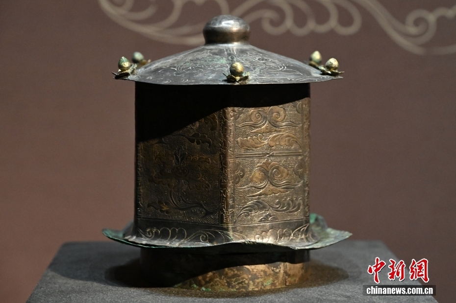 “饰文焕彩——河北古代艺术珍品展”在中国美术馆开展