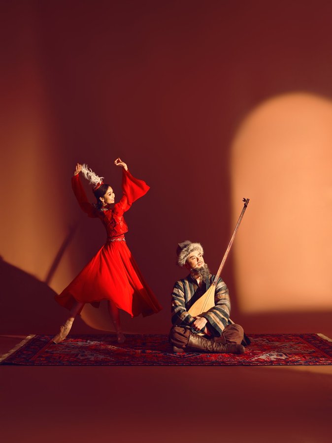 小明探班| 以足尖赴丝路之约 原创芭蕾舞剧《寻找木卡姆》即将在沪首演