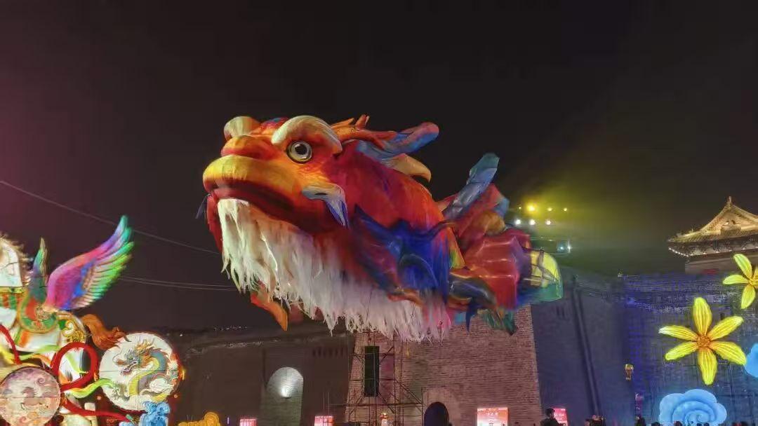 国际街头秀与亚运节目同台！今年“五一”来镇北堡西部影城开“艺术盲盒”