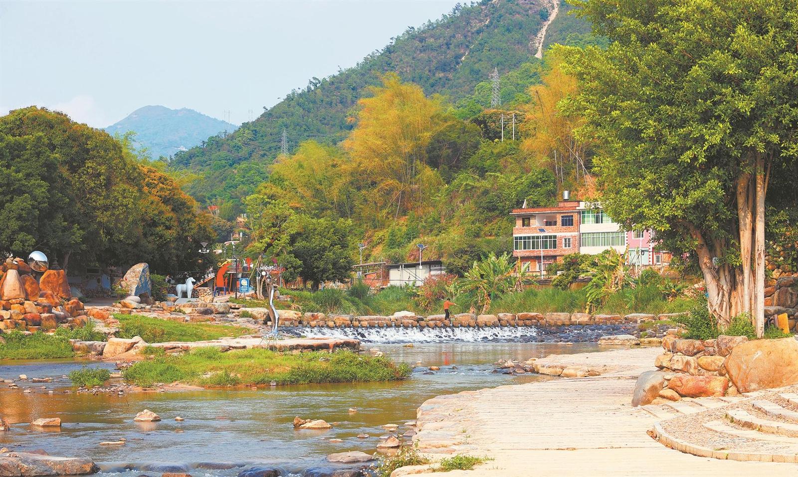 溪畔生艺韵乡村绽新颜