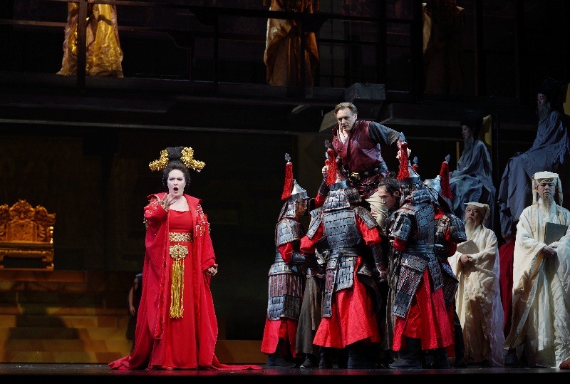 小明探班|“意式黄金三角”领衔，PLUS版歌剧《图兰朵》为何一票难求