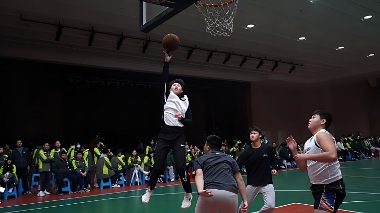 美好教育看得见｜重庆这所中学一群学生玩转渝超，把业余赛打成了“王者局”