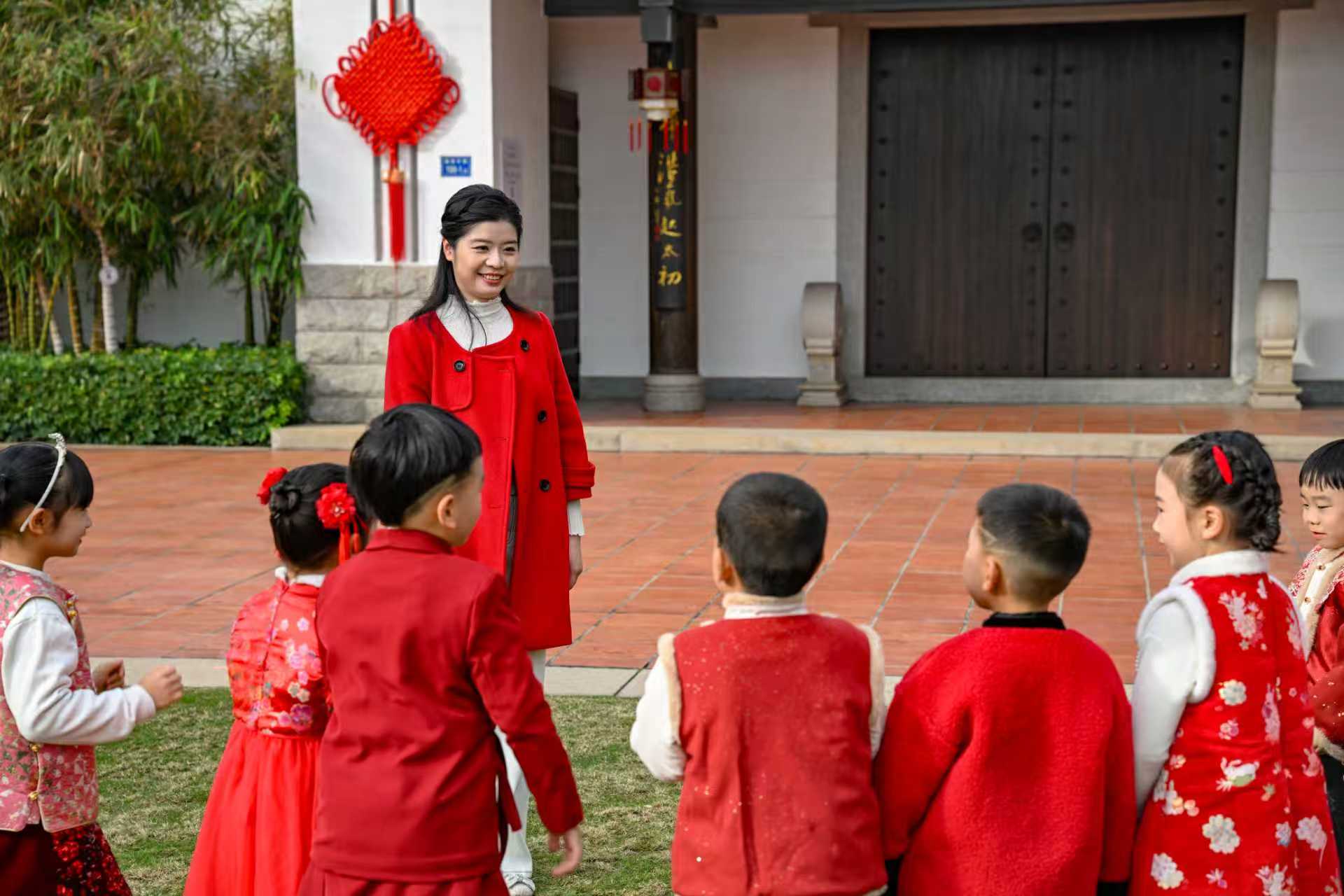 典耀中华！厦门市第一幼儿园师幼诵读《三字经》闪耀全国舞台