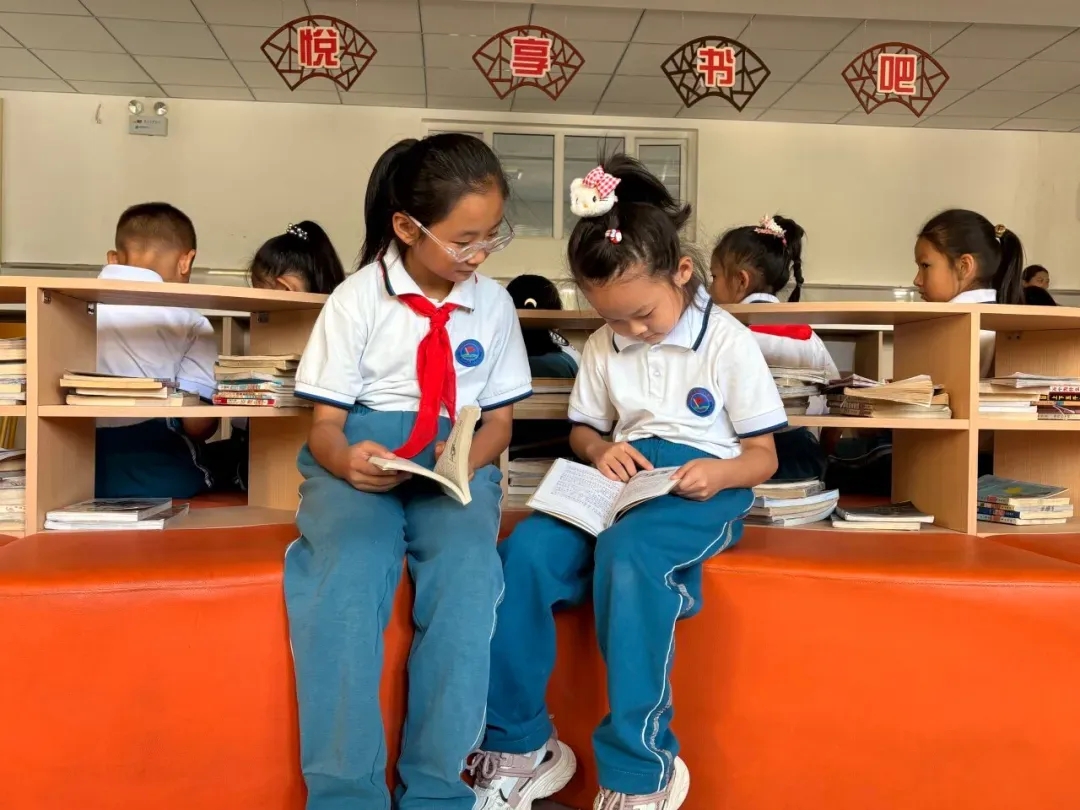 最是书香能致远 文化润疆启新程