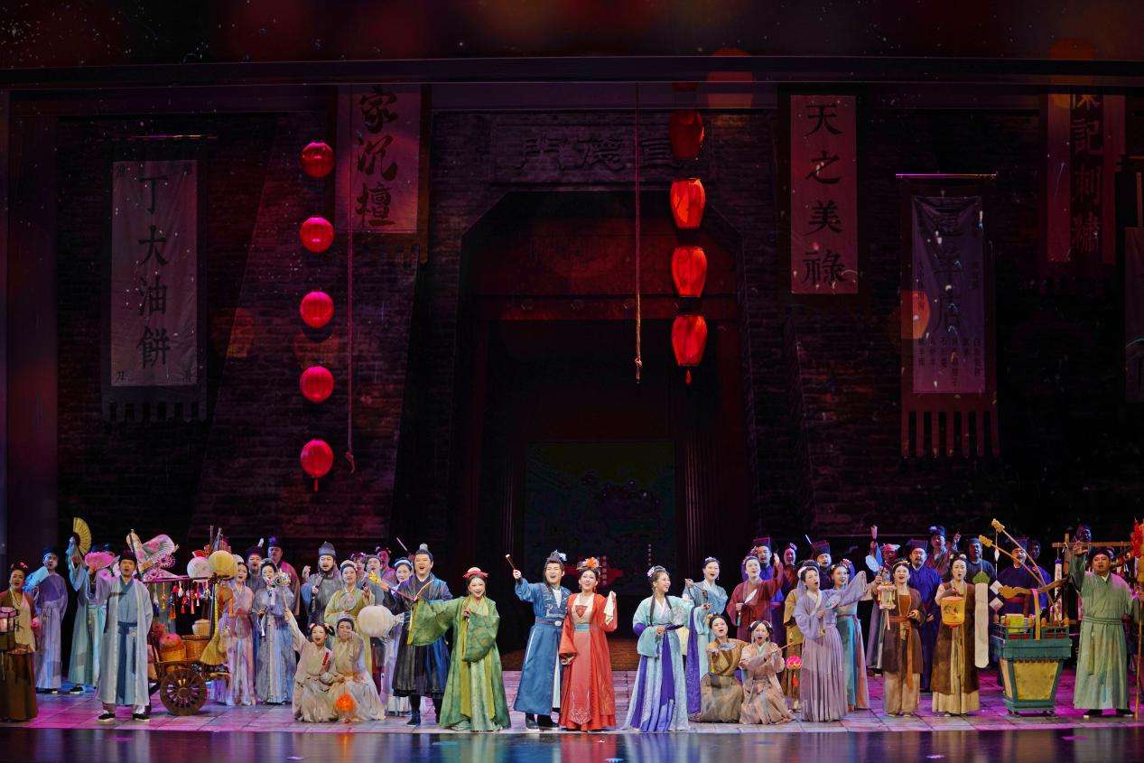 上海临港演艺中心迎来三周年：以“青春力”赋能新城建设