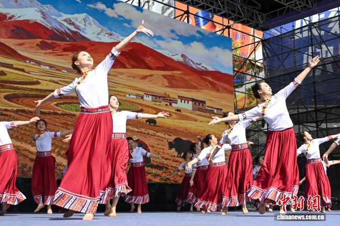 云南舞蹈大家跳暨2026年牟定三月会推介活动在昆明举行