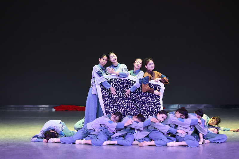 广西师范大学主题艺术党课浸润人心