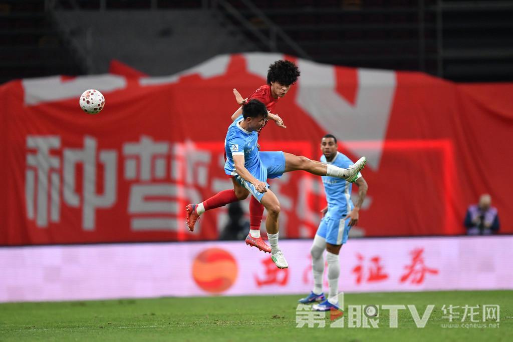 重庆“黄金球市”点燃“五一”假期