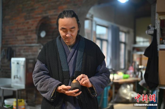 桂林柚罐香飘海外 广西乡村匠人传艺育人