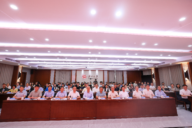 广西大学举办第二届推进中华民族共同体建设学术研讨会
