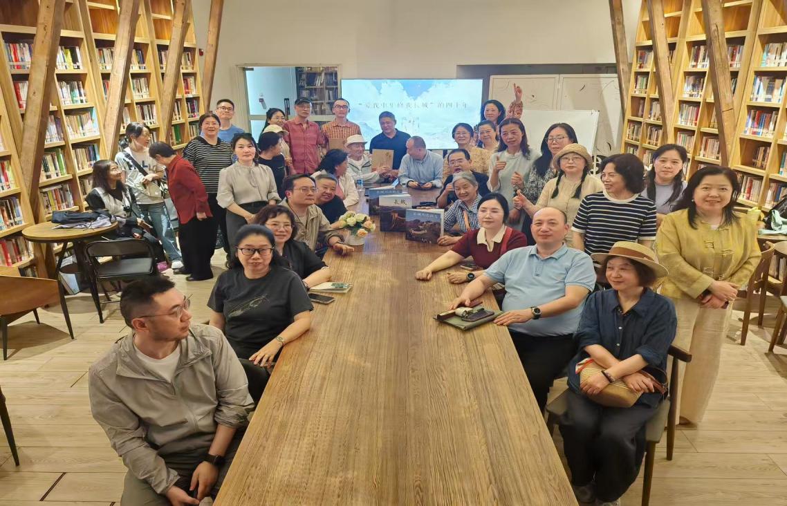 山城共话长城文脉 严氏父子四十年接力守护文化根脉