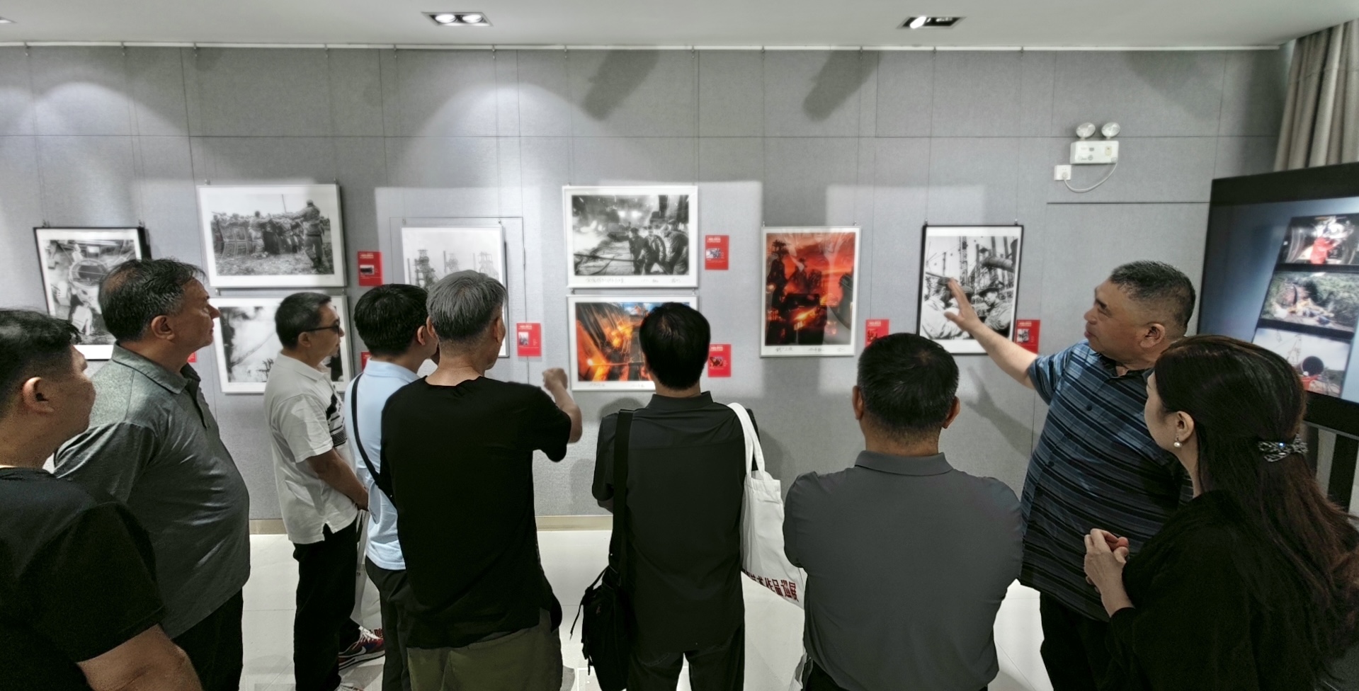 辽宁工业摄影艺术作品巡展走进广西南宁
