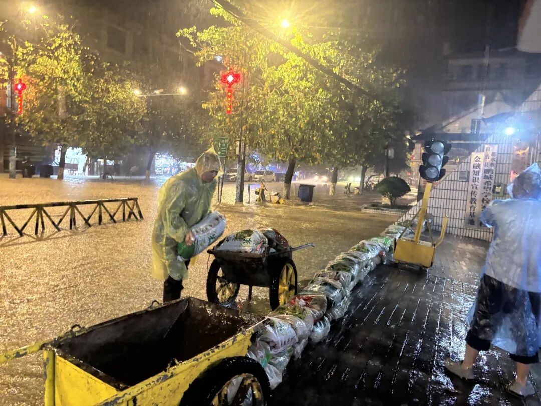 黔南:万众一心战汛情 昼夜奋战保民生 图片