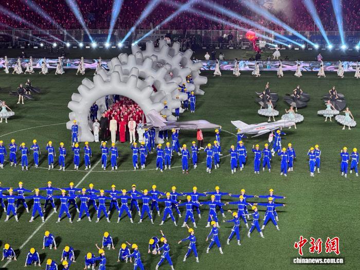 “东北超”启幕:铁西绿茵场上的草根热望与区域新章