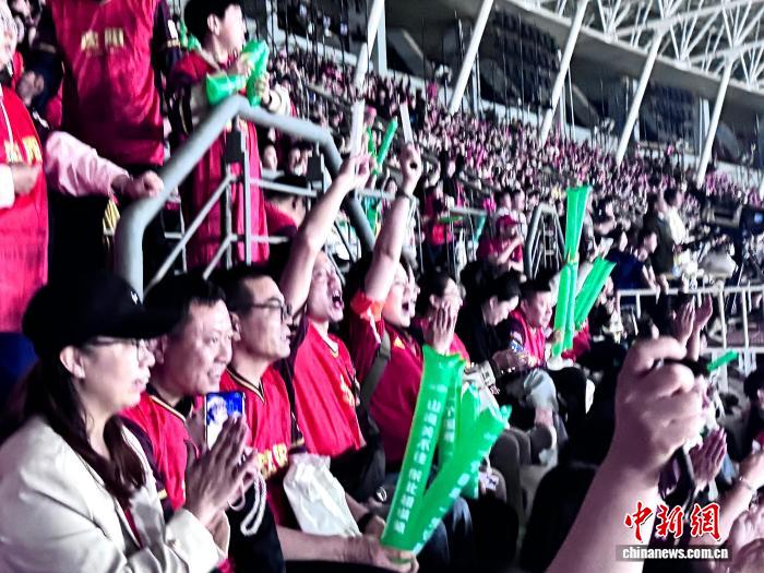 “东北超”启幕:铁西绿茵场上的草根热望与区域新章