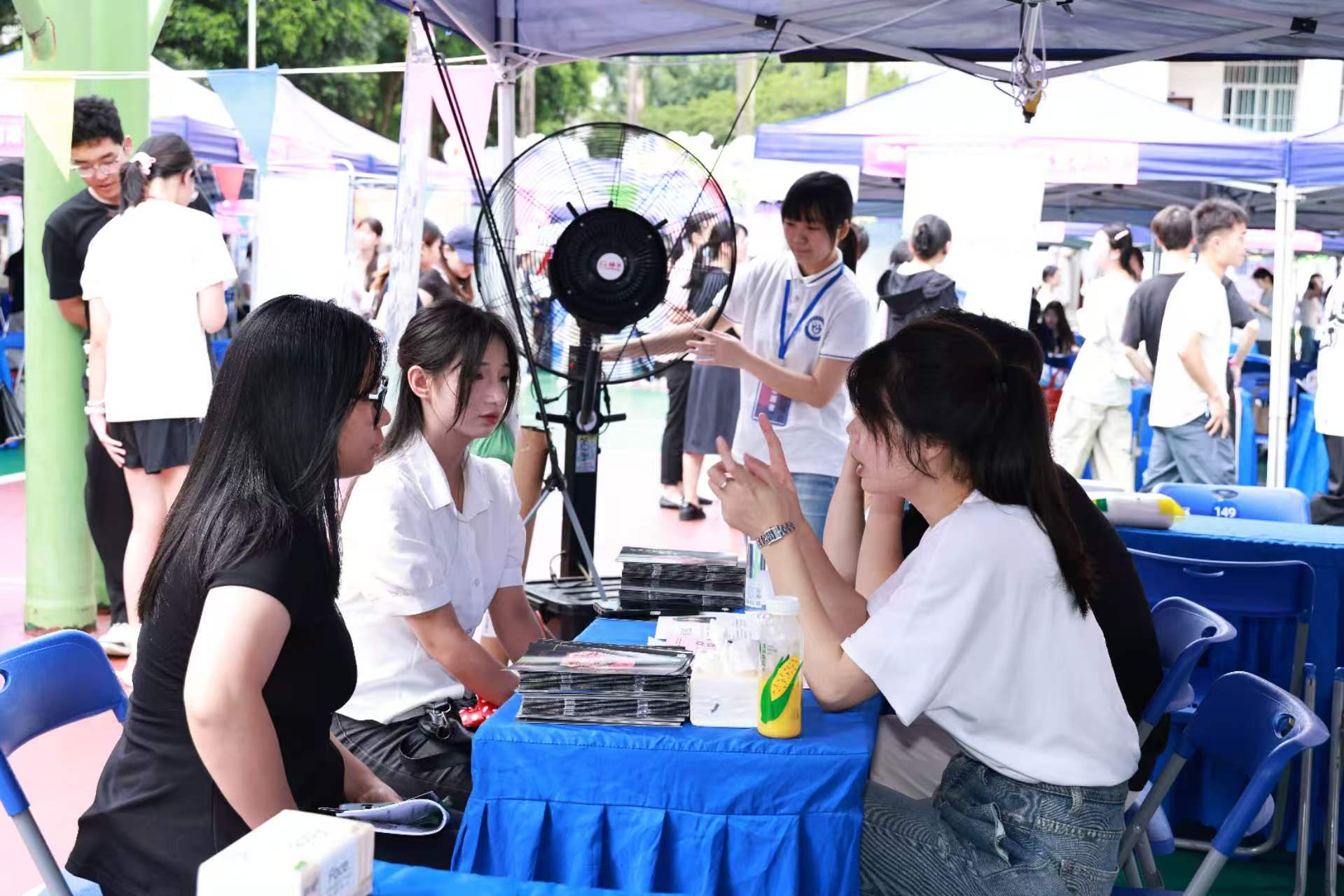 广西举办幼教技能人才专场招聘会