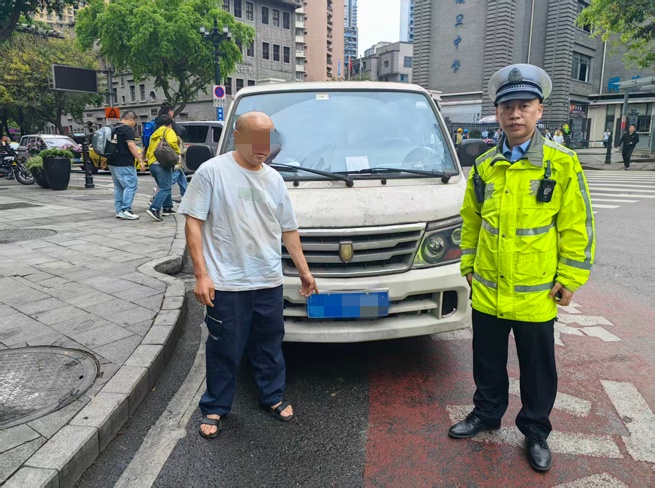 重庆公安：全域护航勇担使命 多场景守护群众安宁