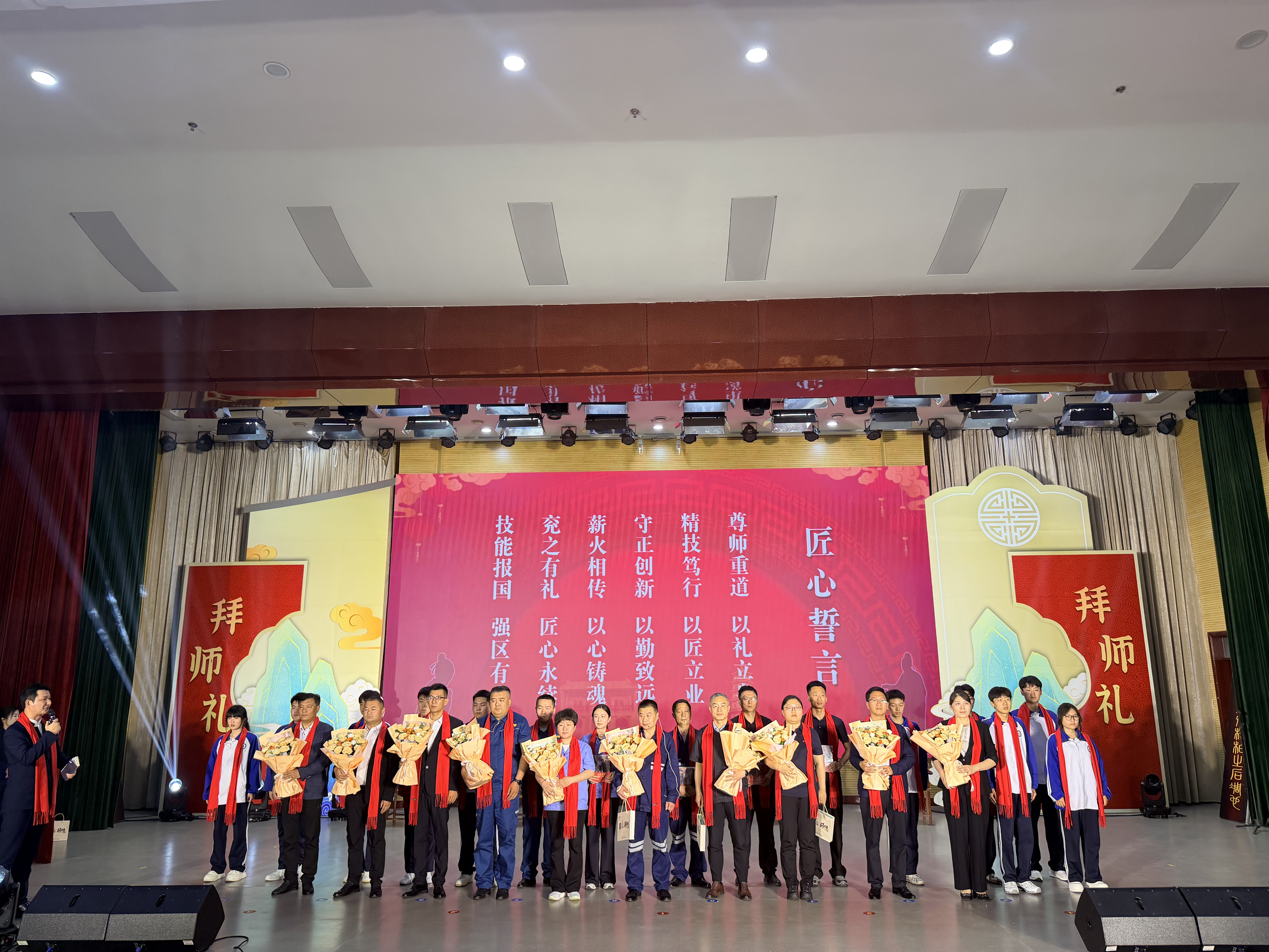 礼润匠心 赓续薪火——济宁兖州首届拜师礼见证“工匠化”培育高素质人才 礼润匠心 赓续薪火——济宁兖州首届拜师礼见证“工匠化”培育高素质人才