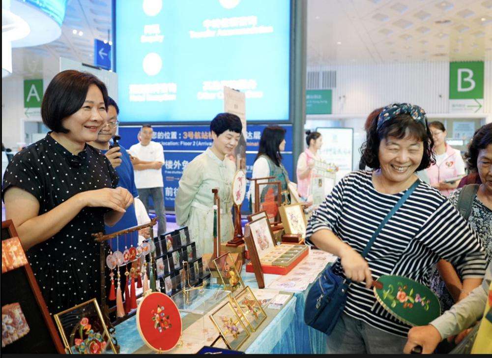 武汉文旅志愿者：讲好江城故事，让游客遇见更多美好