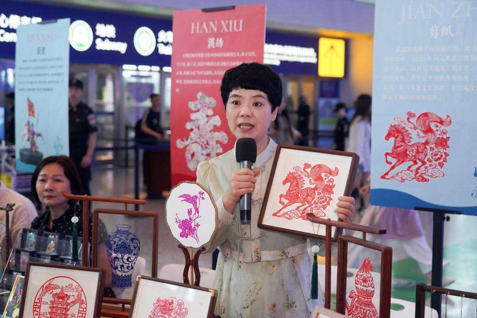 武汉文旅志愿者：讲好江城故事，让游客遇见更多美好