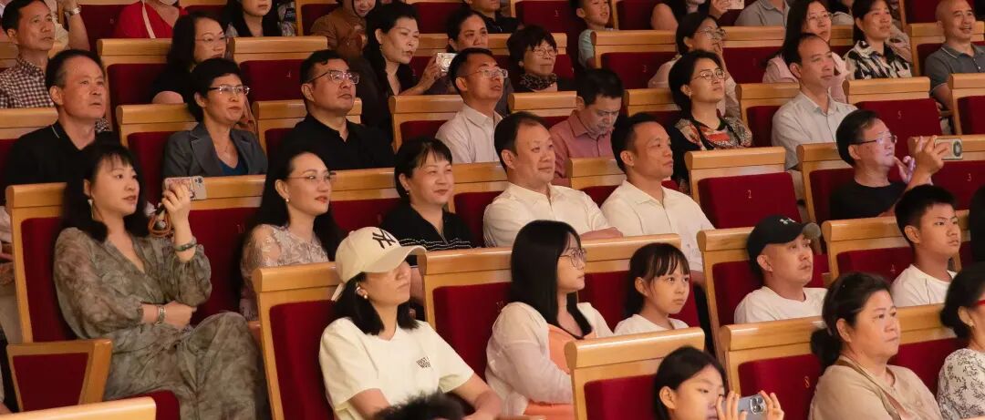 龙岗这群老师一开口,书里的诗词全“活”了