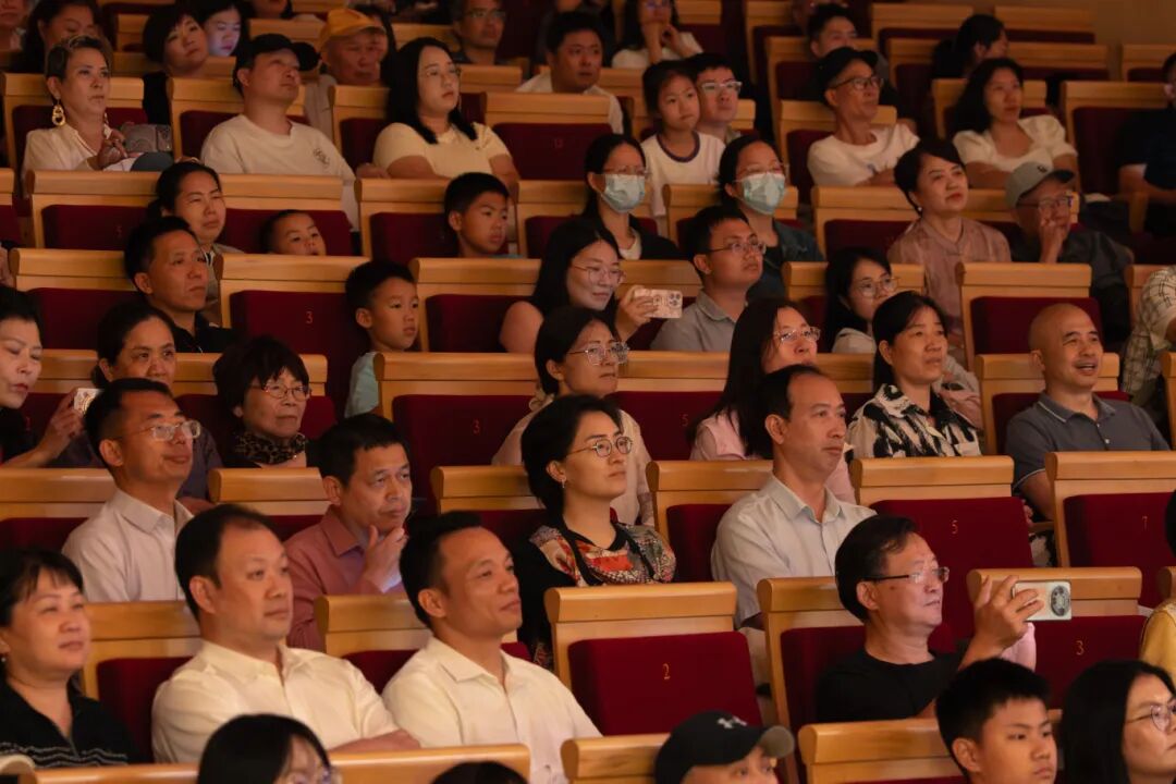 龙岗这群老师一开口,书里的诗词全“活”了