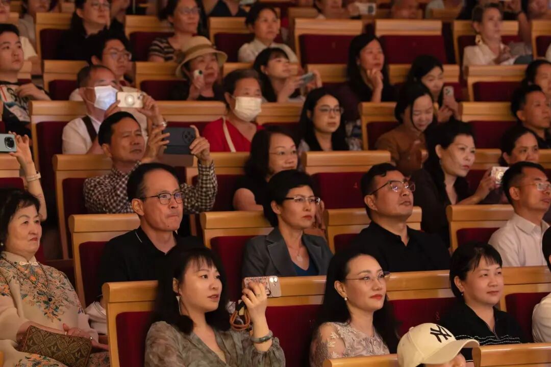 龙岗这群老师一开口,书里的诗词全“活”了