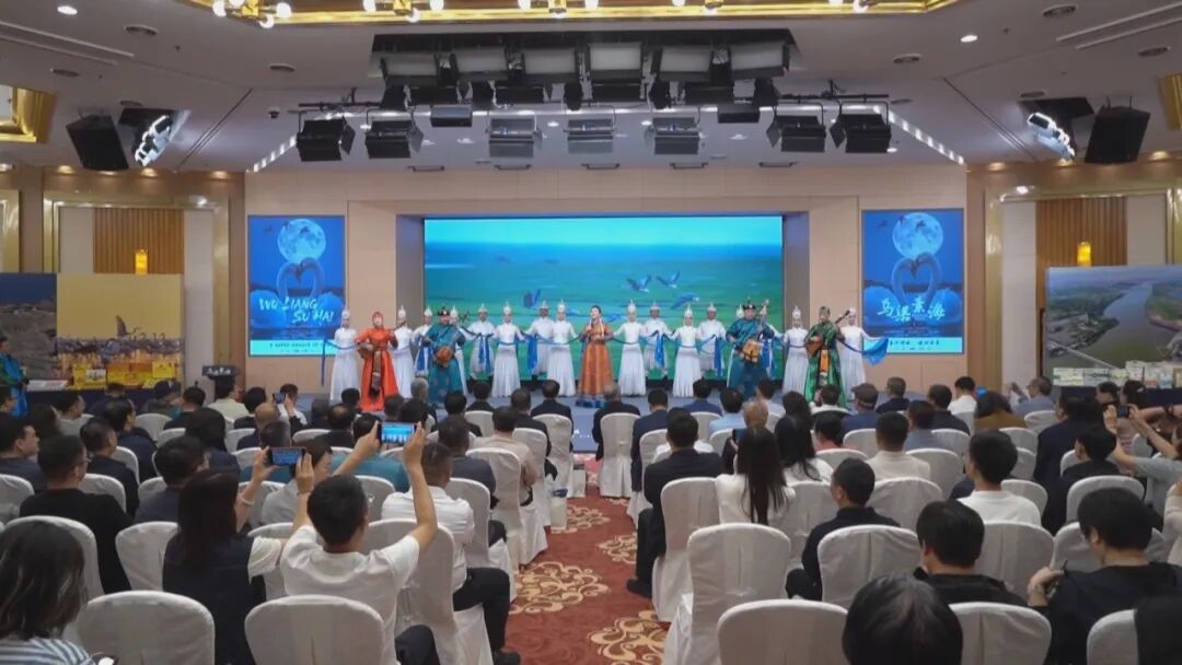 巴彦淖尔大型自然人文纪录片《乌梁素海》在京发布