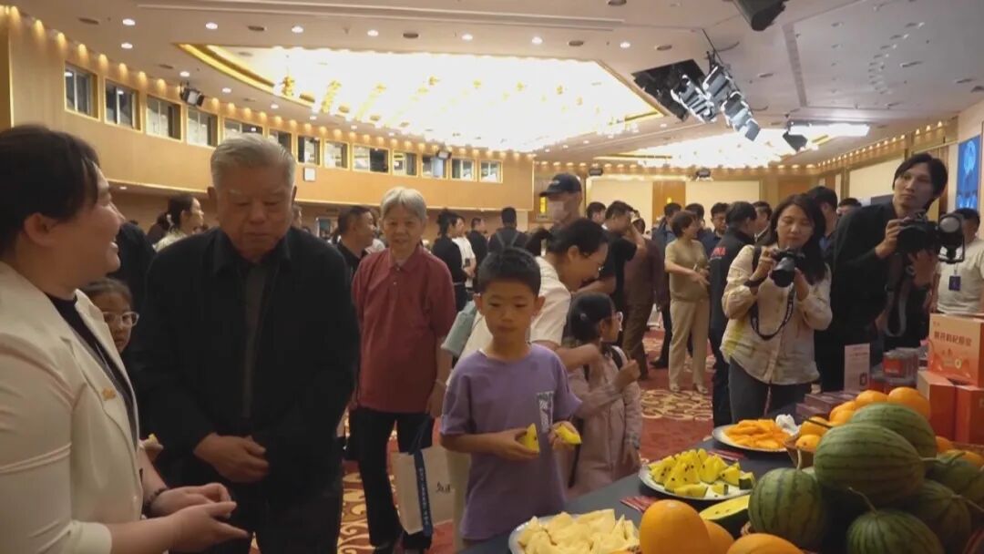巴彦淖尔大型自然人文纪录片《乌梁素海》在京发布