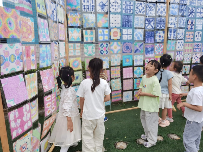 青蓝生花绣美童年 重师大附属幼儿园非遗文化浸润童心