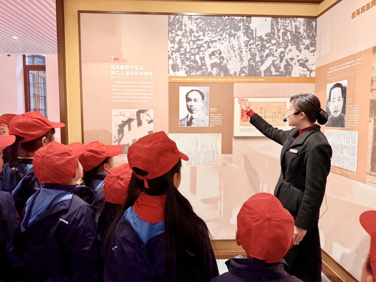 小明逛校园|静安区教育局局长邱中宁：让教育激发每个人的生命活力